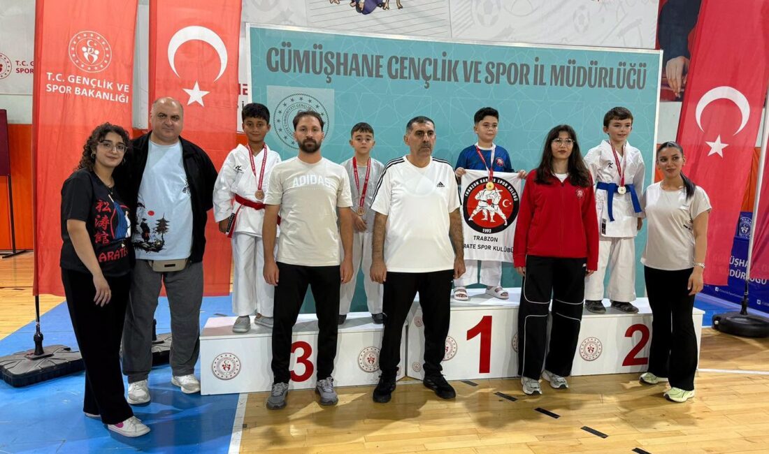 Gümüşhane’deki İller Arası Karate Şampiyonası’nda mücadele eden Erzincanlı sporcular, 30