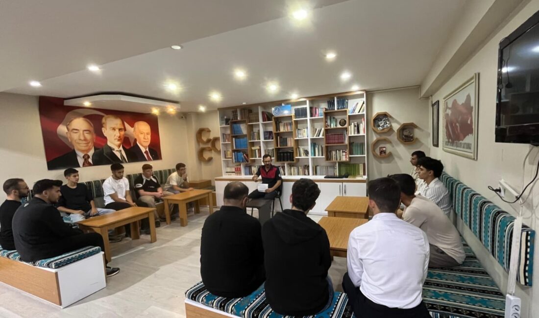 Ülkü Ocakları Erzincan İl Başkanlığı tarafından düzenlenen İsmail Gaspıralı Ortaöğretim