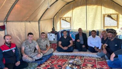 Kemah Kaymakamı Resul Tutay, Eriç Yaylası’nda küçükbaş hayvancılıkla uğraşan üreticileri