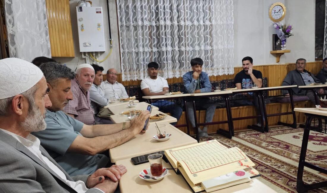 Erzincan İl Müftülüğü Göç Koordinatörlüğü öncülüğünde Yenimahalle Camii’nde bir araya