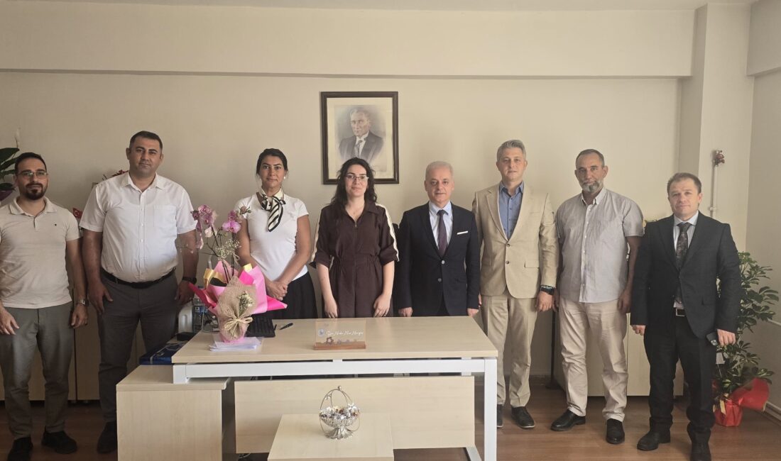 Erzincan İl Sağlık Müdürlüğü yönetimi, kentteki acil sağlık hizmetlerinin sevk