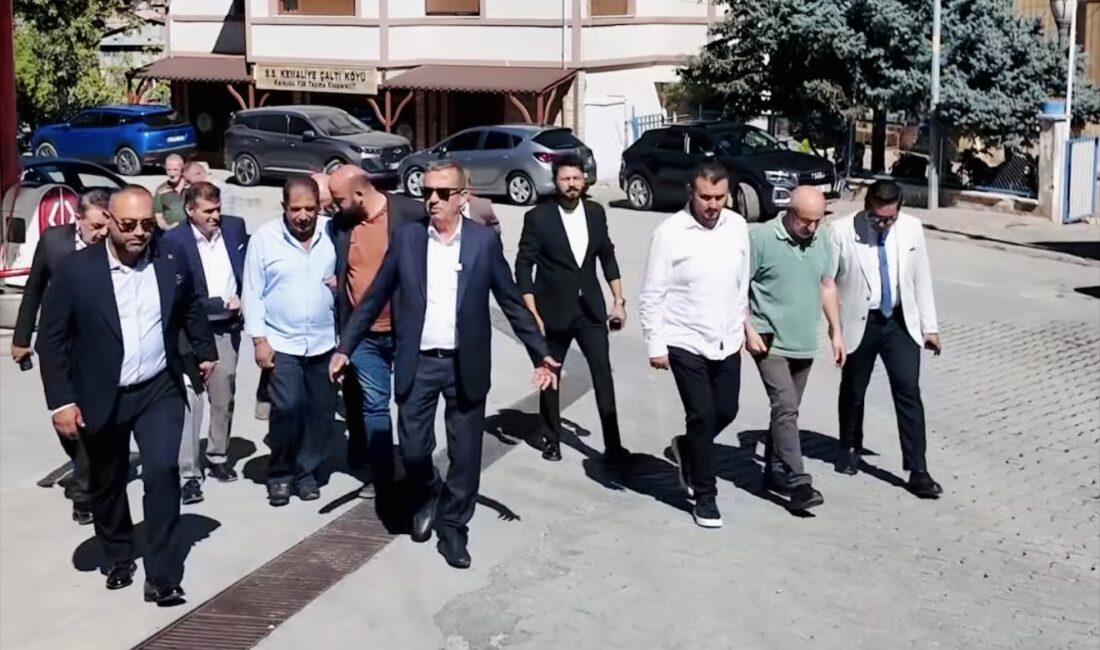 Erzincan Ticaret ve Sanayi Odası Başkanı Ahmet Tanoğlu, Kemaliye ilçesinde