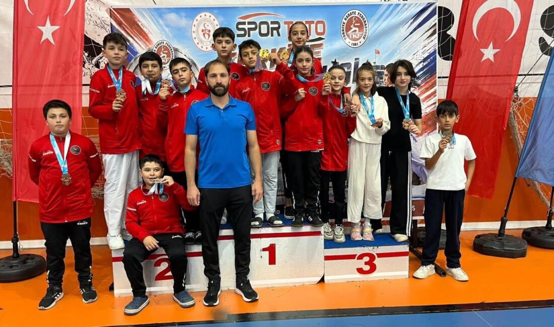 Kars’ta düzenlenen Türkiye Karate Yıldızlar Ligi 2. Etap Müsabakaları’na katılan