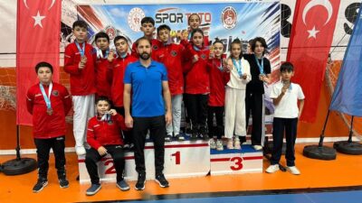 Kars’ta düzenlenen Türkiye Karate Yıldızlar Ligi 2. Etap Müsabakaları’na katılan
