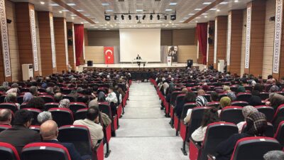 Erzincan Valisi Hamza Aydoğdu, velilerle bir araya geldiği Okul Güvenliği