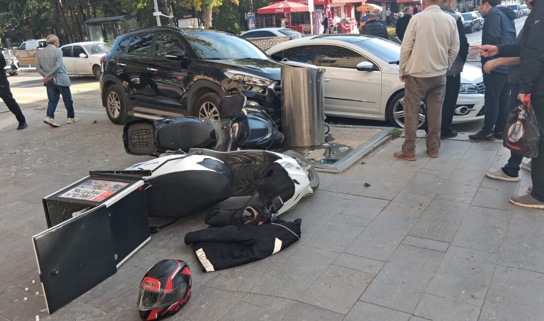 Erzincan’da SUV tipi aracın park halindeki iki motosiklet ve bir