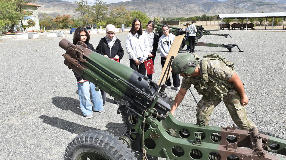 Erzincan Fen Lisesi öğrencileri, “Mehmetçikle Bir Gün” projesi kapsamında 59.
