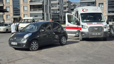 Erzincan’da iki otomobilin karıştığı trafik kazasında 1 kişi yaralandı. Kaza,