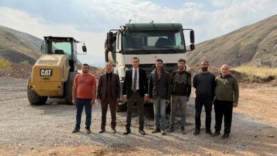 Erzincan’ın İliç ilçesinde Leventpınar ve Doruksaray köylerinde yürütülen sathi kaplama