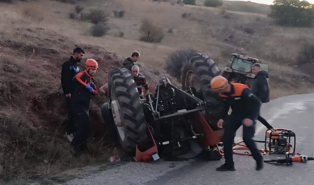 Erzincan’ın Kemah ilçesinde virajda kontrolden çıkarak devrilen traktörün altında kalan