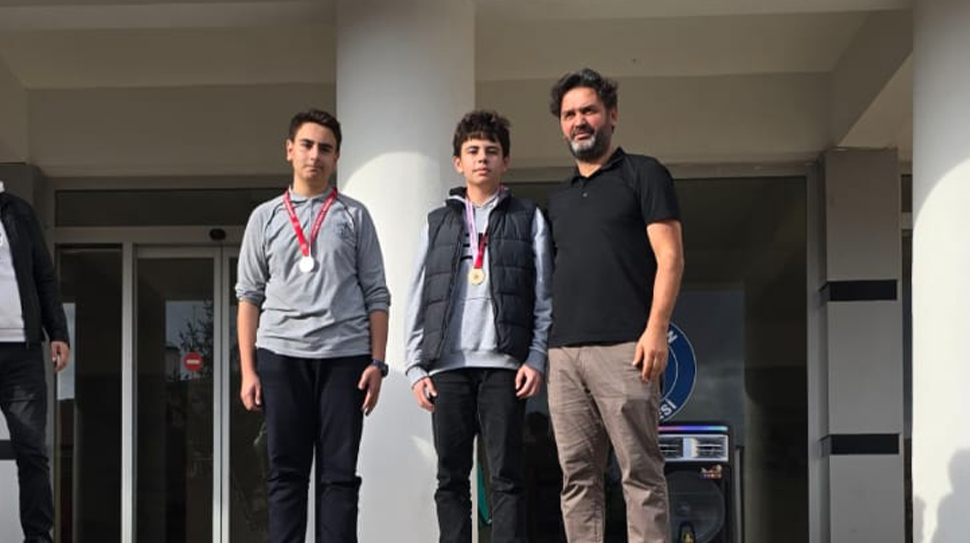Erzincan Fen Lisesi öğrencileri, okullar arası gençler satranç turnuvasında elde